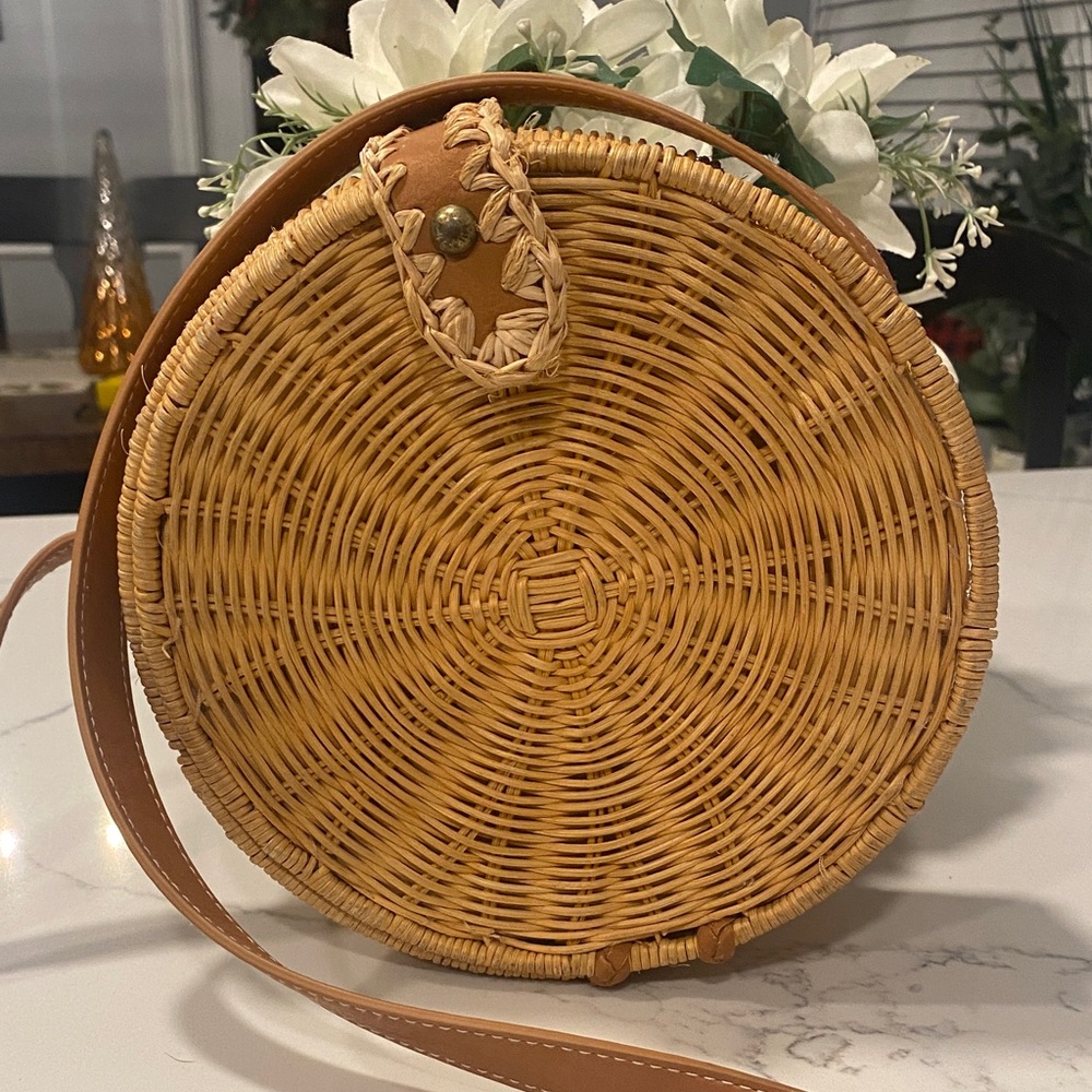 Round Woven Tan Crossbody Bag - Picture 2 of 11